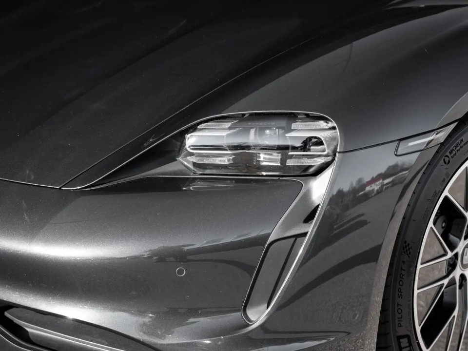 Porsche Taycan - foto 20