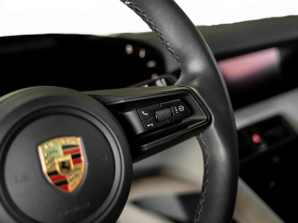 Porsche Taycan - foto 9
