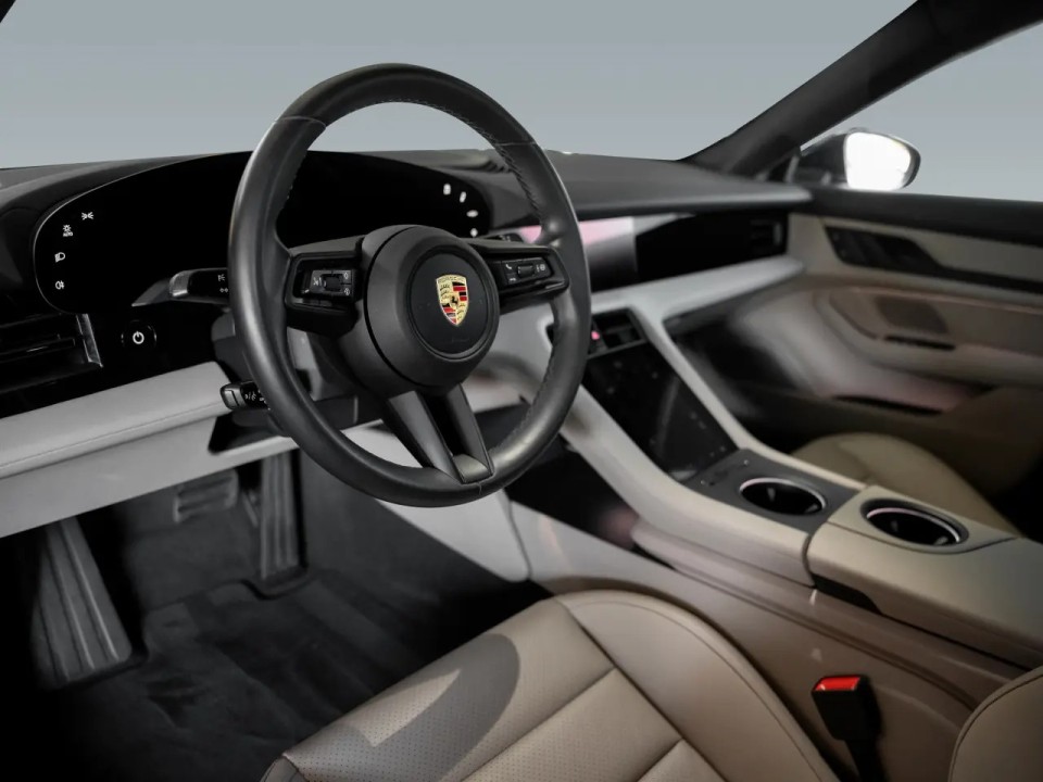 Porsche Taycan - foto 6