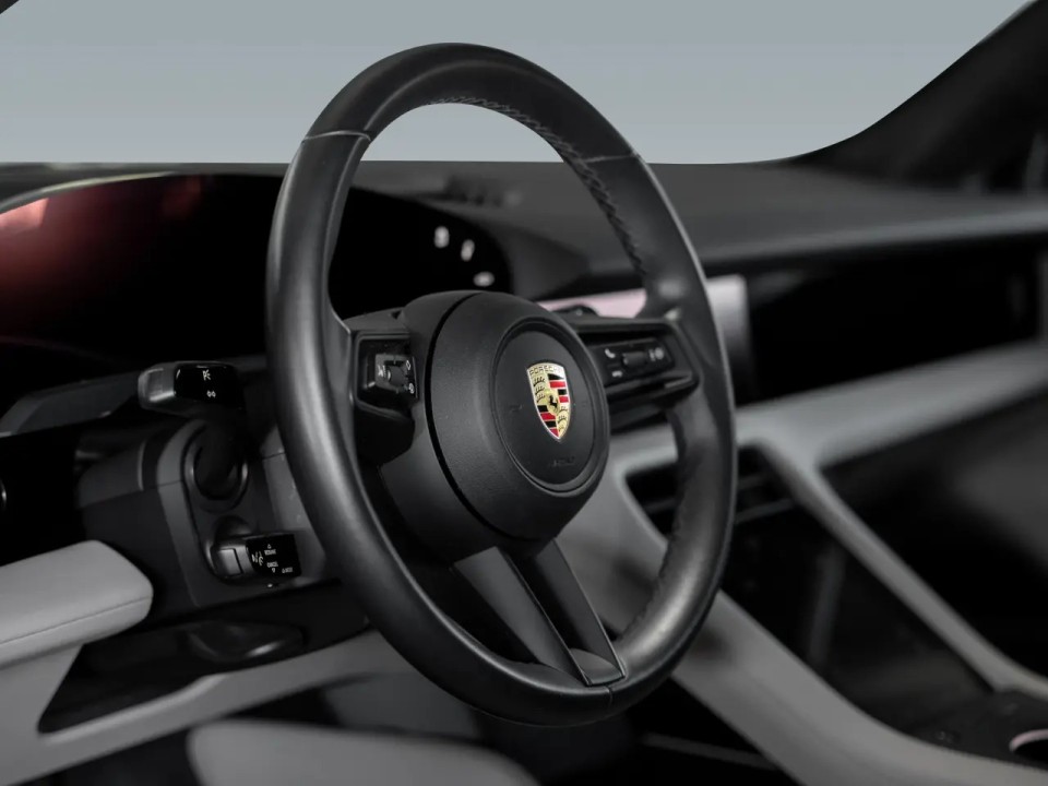 Porsche Taycan (5)