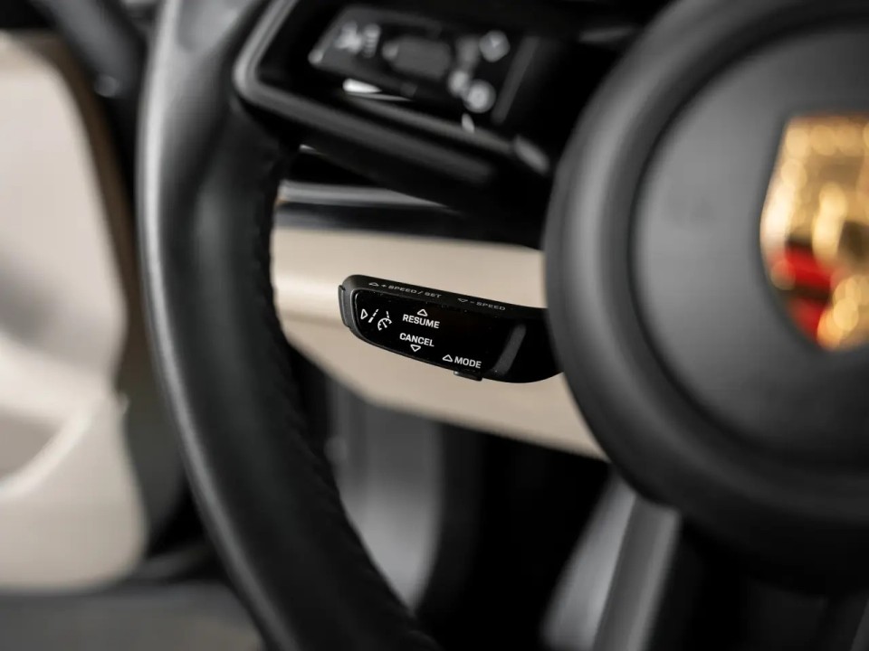 Porsche Taycan - foto 10