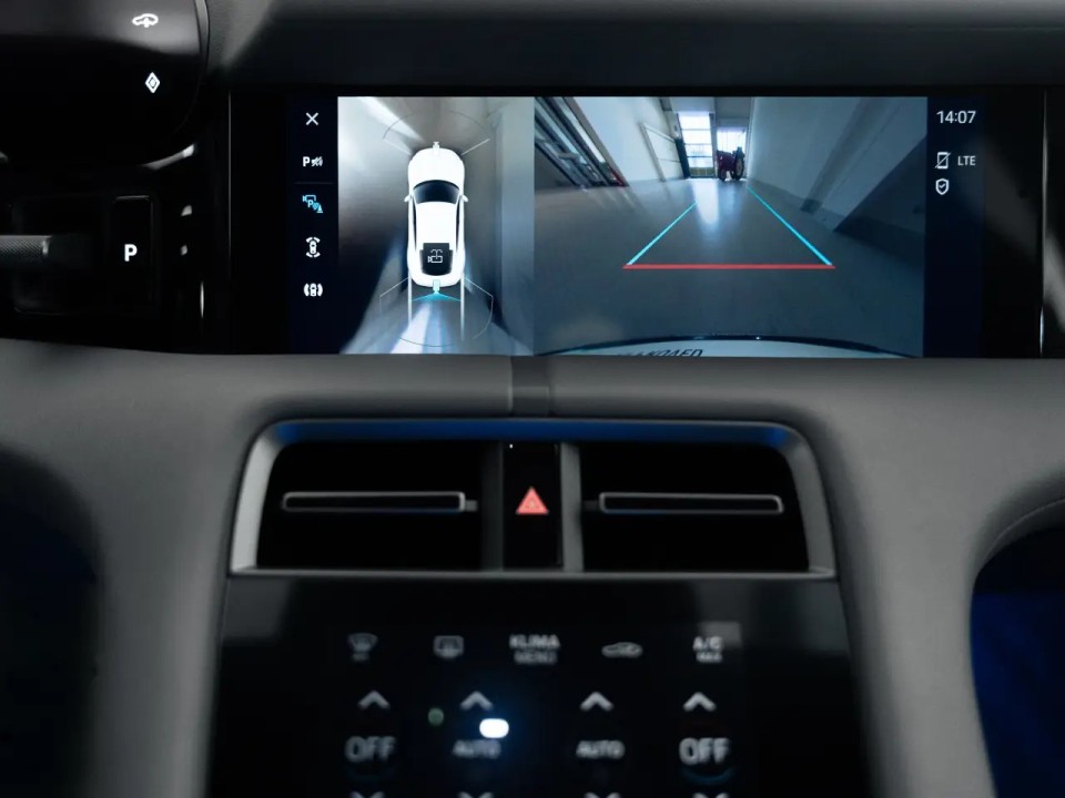 Porsche Taycan - foto 15