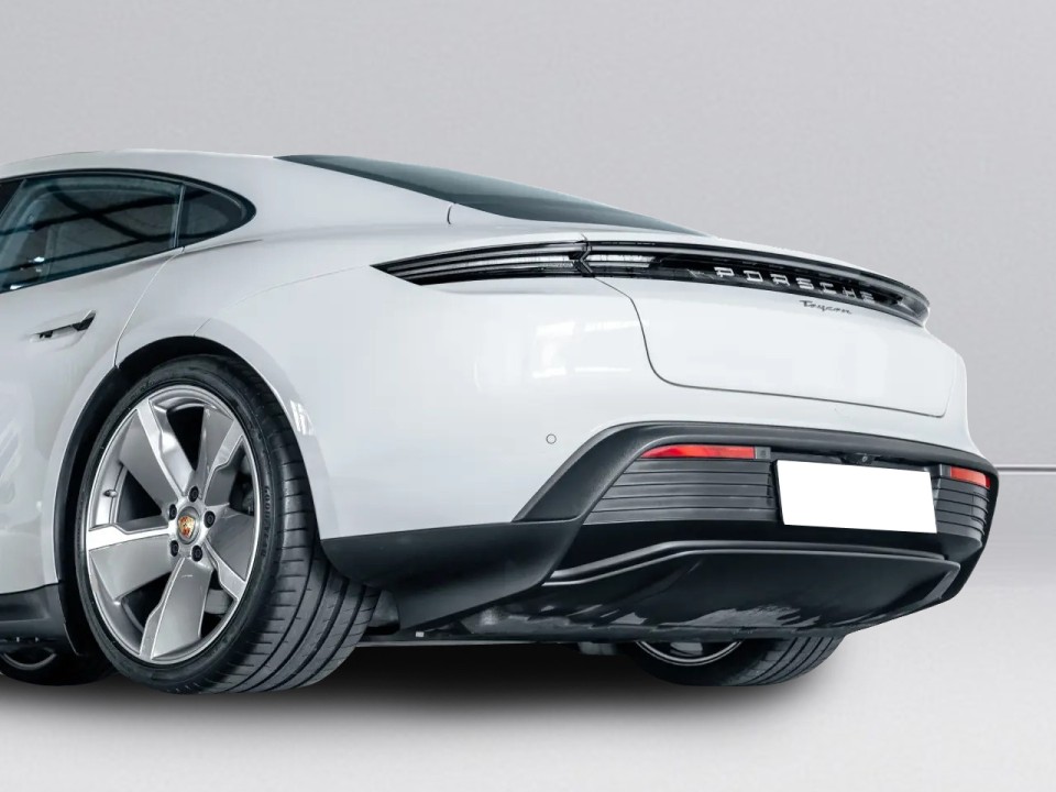 Porsche Taycan - foto 26