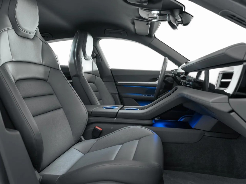 Porsche Taycan - foto 10