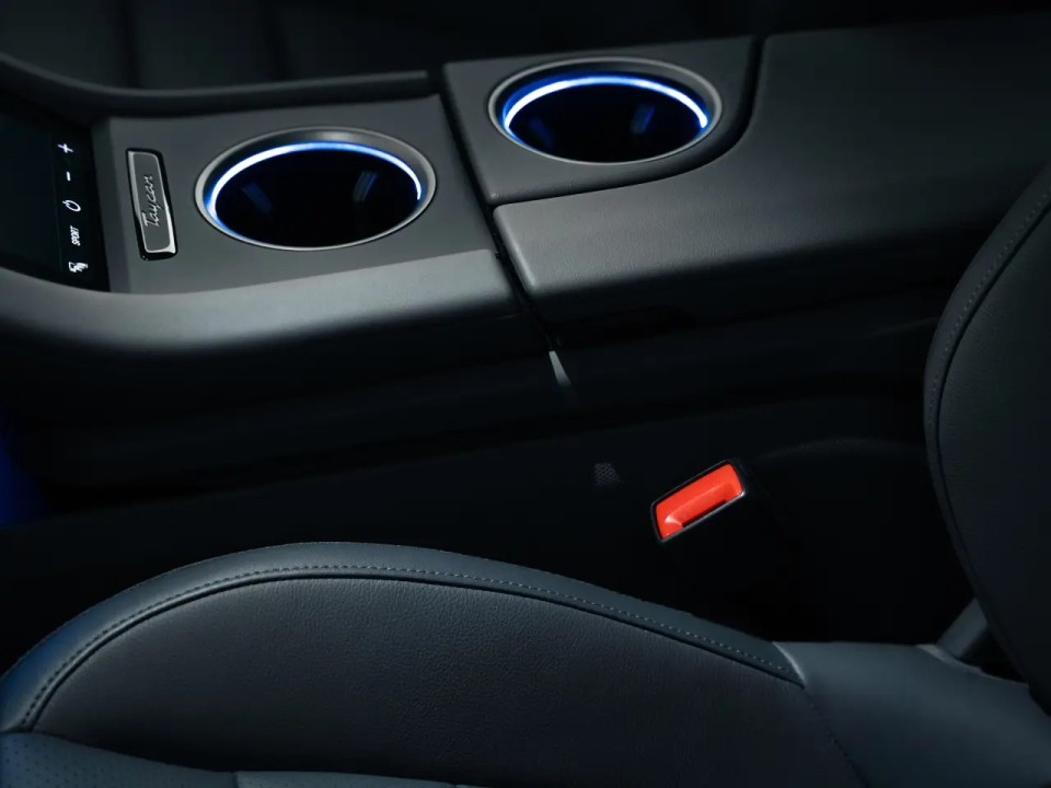 Porsche Taycan - foto 17