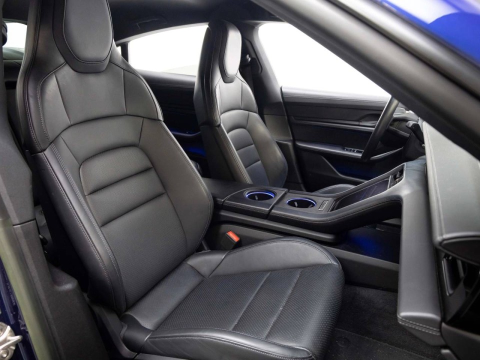 Porsche Taycan - foto 12