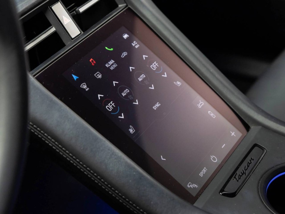 Porsche Taycan - foto 18