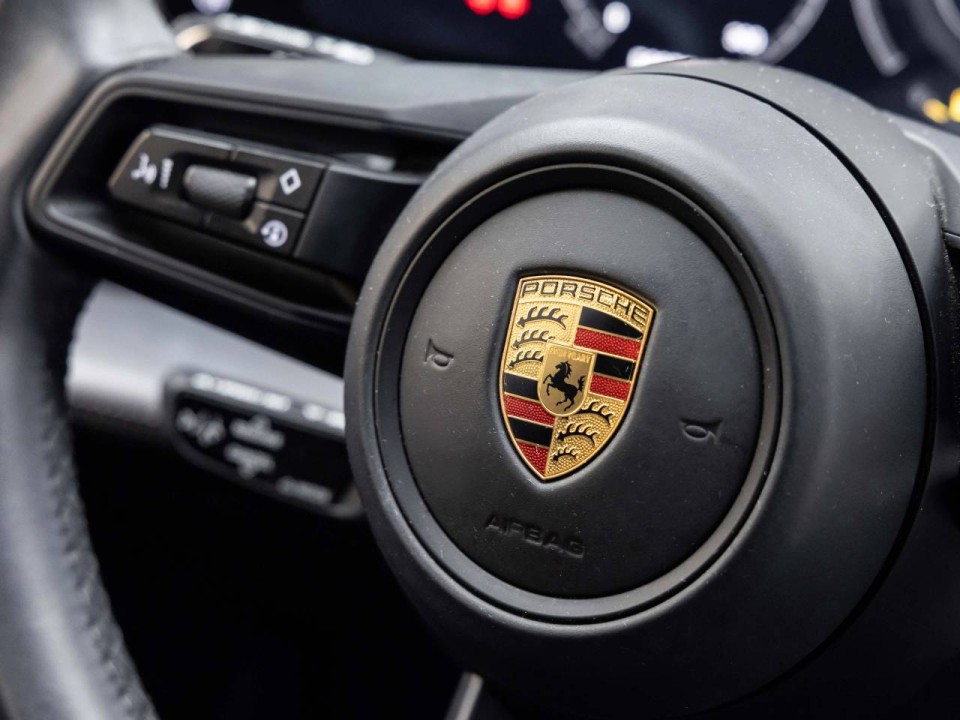 Porsche Taycan - foto 19