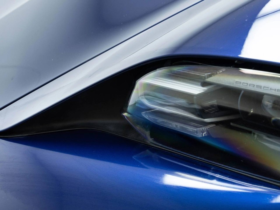 Porsche Taycan - foto 25
