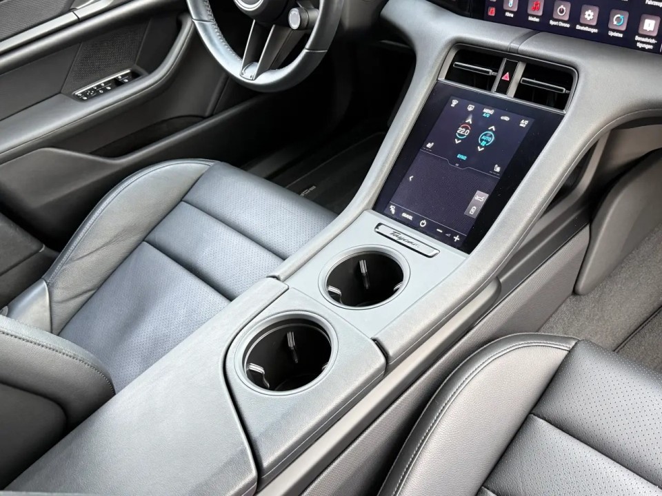 Porsche Taycan 4 Cross Turismo - foto 15