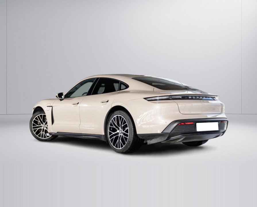 Porsche Taycan (4)
