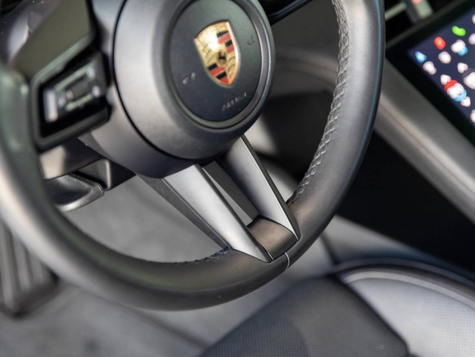 Porsche Taycan - foto 19