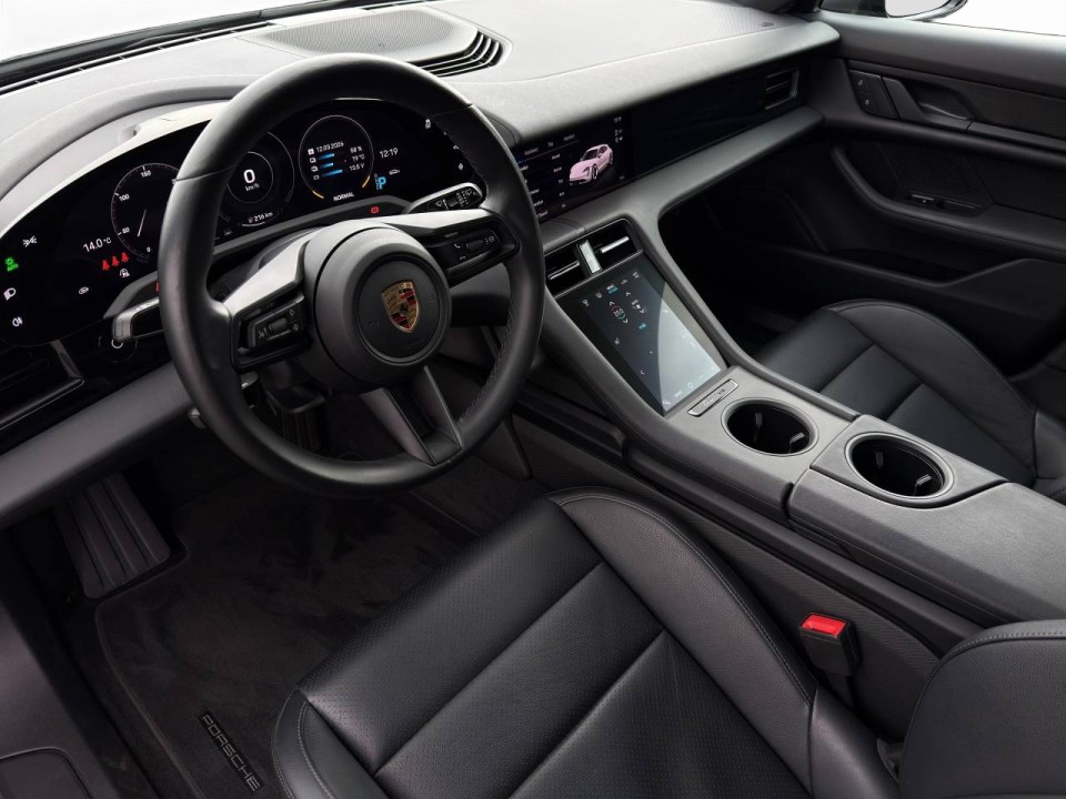 Porsche Taycan Sport Turismo - foto 9