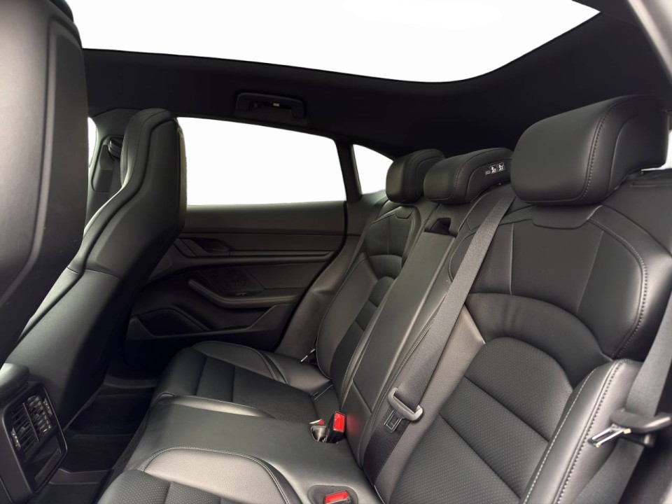 Porsche Taycan Sport Turismo - foto 11