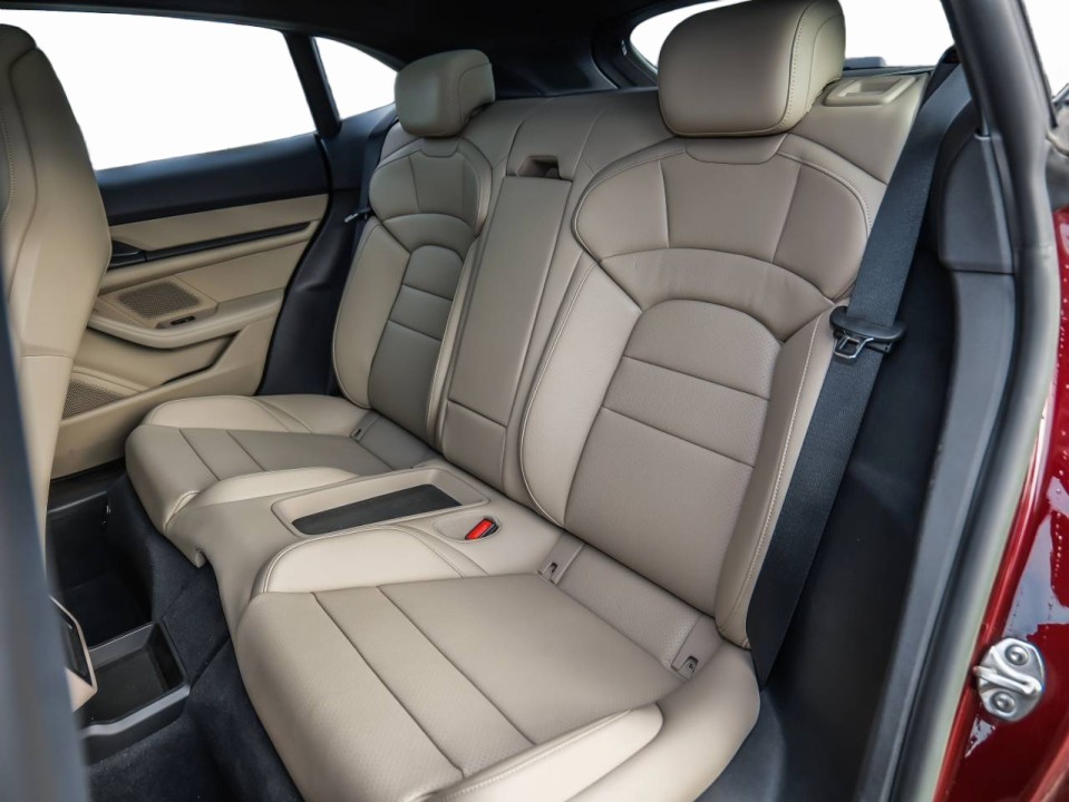 Porsche Taycan 4 Cross Turismo - foto 11