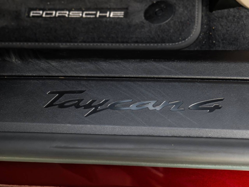 Porsche Taycan 4 Cross Turismo - foto 21