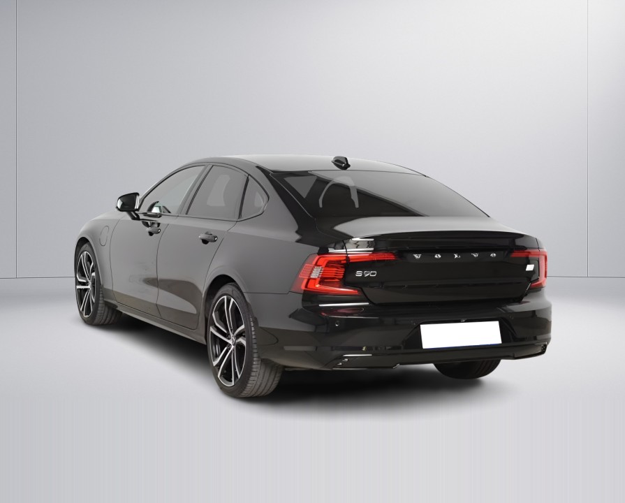 Volvo S90 T8 Recharge AWD R-Design (4)