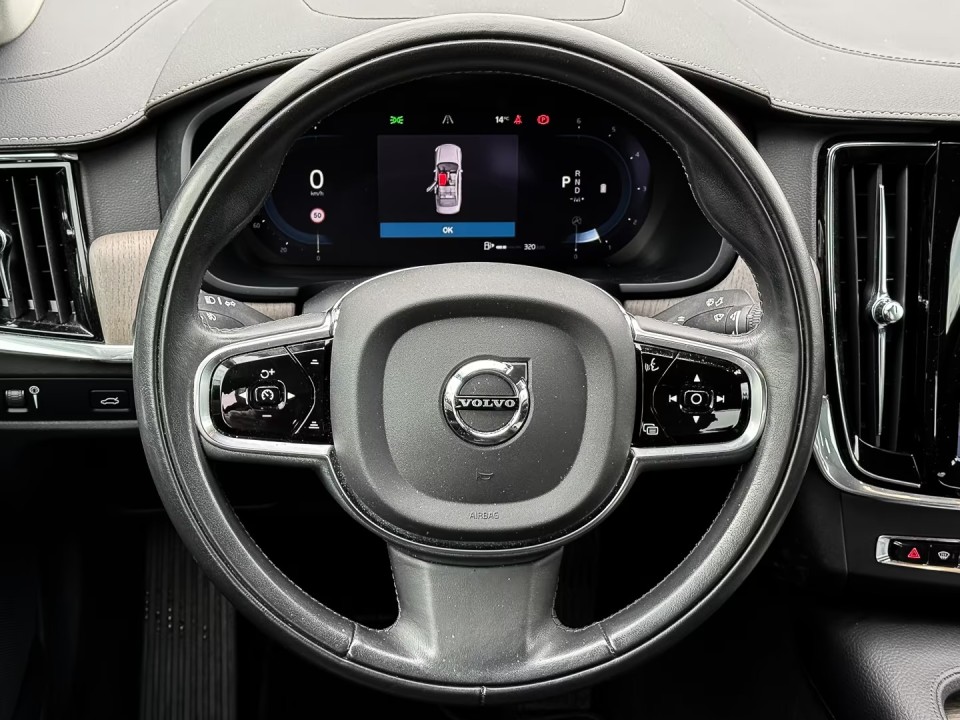Volvo S90 B5 AWD Inscription (3)