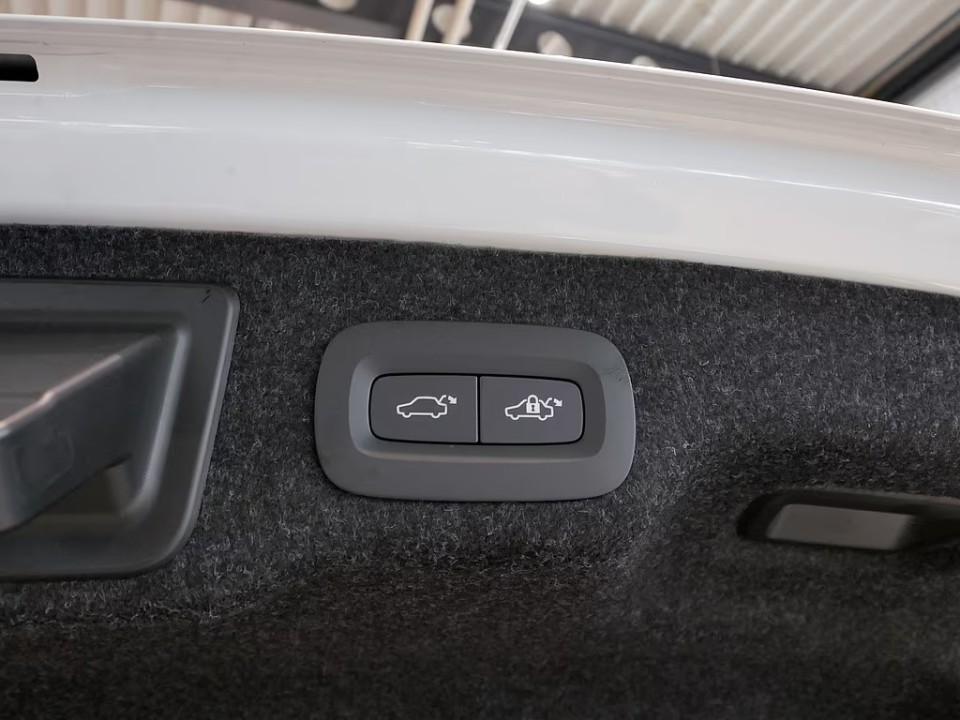 Volvo S90 T8 Ultimate Dark - foto 27