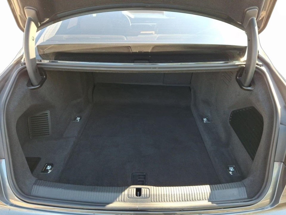 AUDI A8 2022 — imagine 17