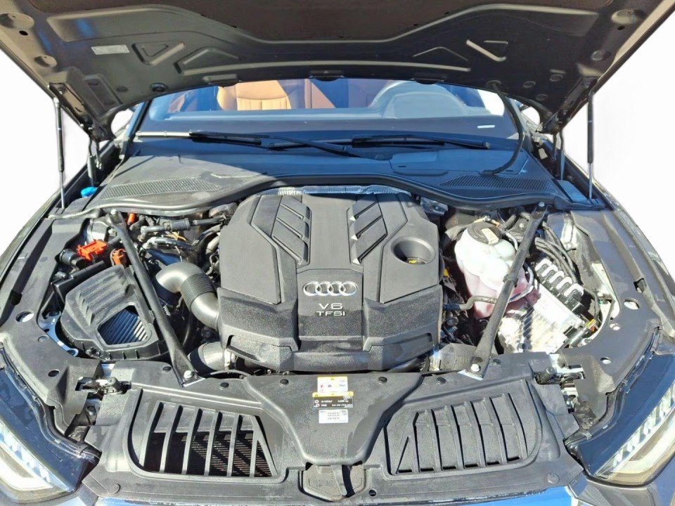 AUDI A8 2022 — imagine 18