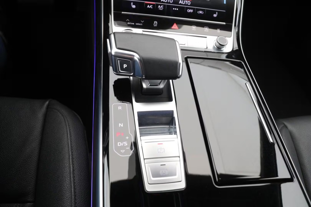 Audi A8 55TFSI quattro tiptronic - foto 11