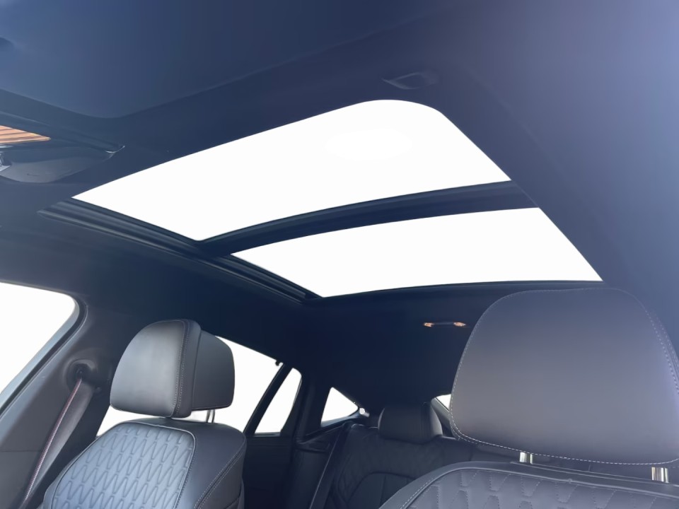 BMW X6 M60i xDrive - foto 11