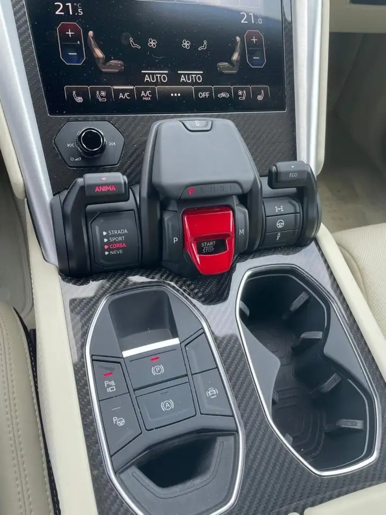 Lamborghini URUS - foto 8