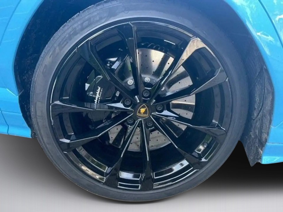 Lamborghini URUS - foto 15