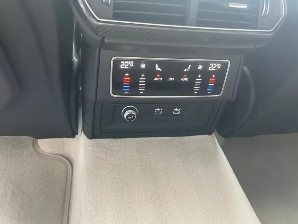 Lamborghini URUS - foto 10