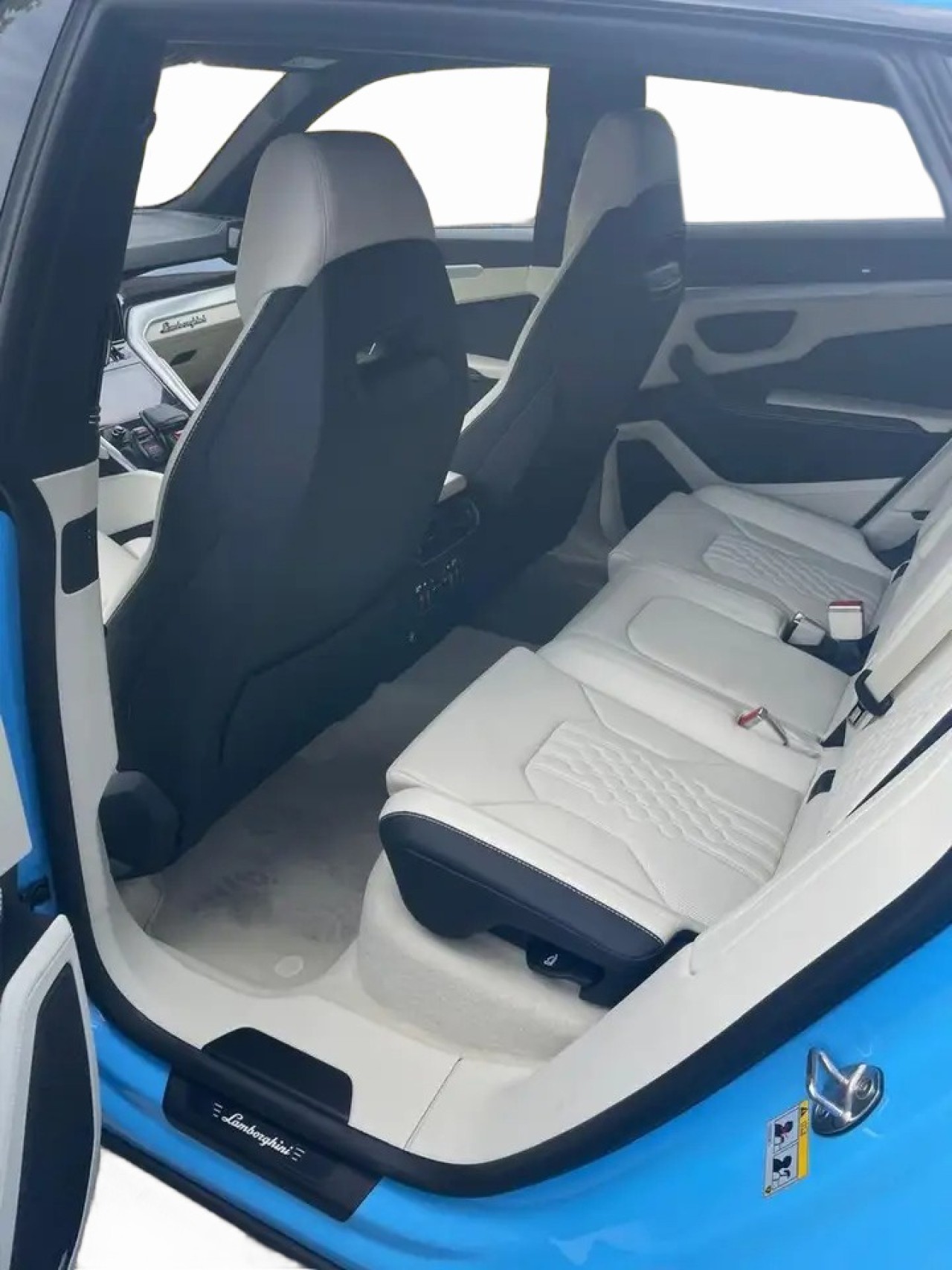 Lamborghini URUS - foto 11
