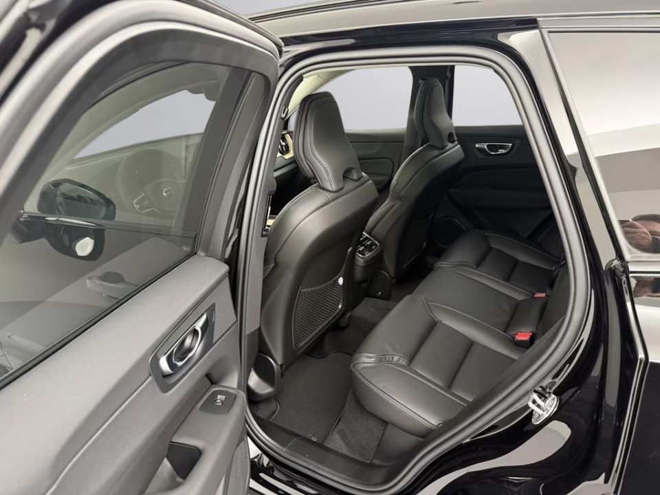 Volvo XC 60 B5 Ultra Dark - foto 10