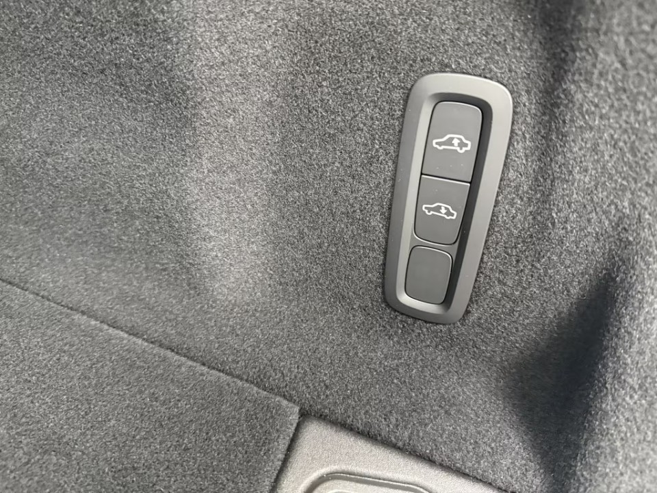 Volvo XC 60 B5 Ultra Dark - foto 24