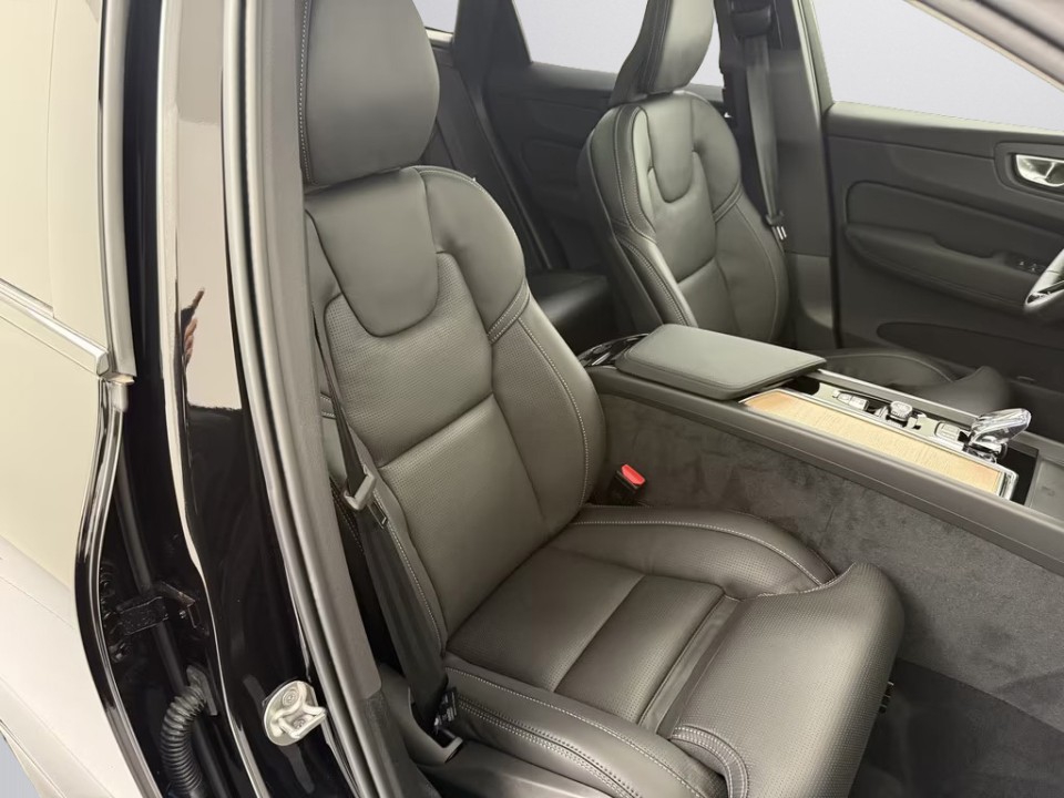 Volvo XC 60 B5 Ultra Dark - foto 13
