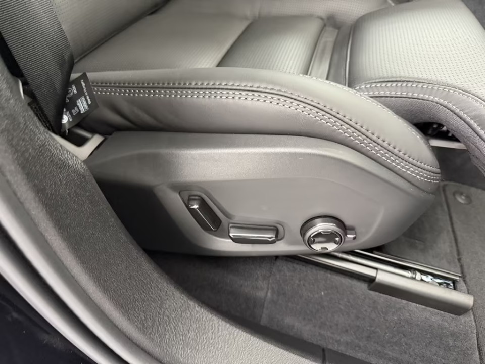 Volvo XC 60 B5 Ultra Dark - foto 17