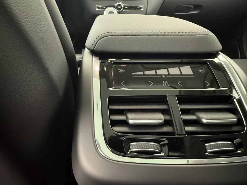 Volvo XC 60 B5 Ultra Dark - foto 20