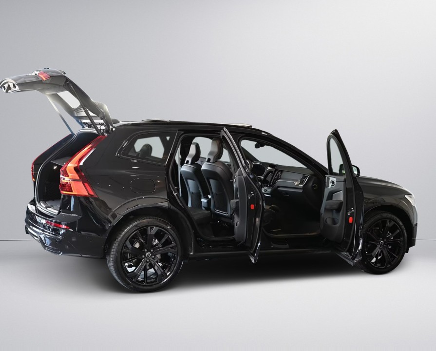 Volvo XC 60 Plus Black Edition - foto 7