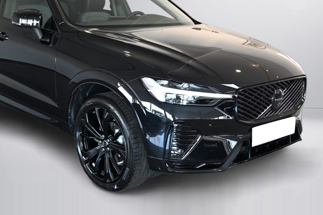 Volvo XC 60 Plus Black Edition - foto 28
