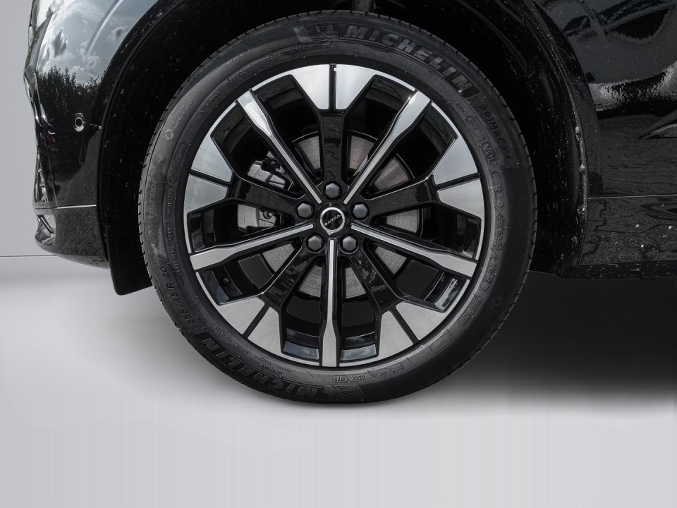 Volvo XC 60 Plus Dark AWD B5 - foto 17