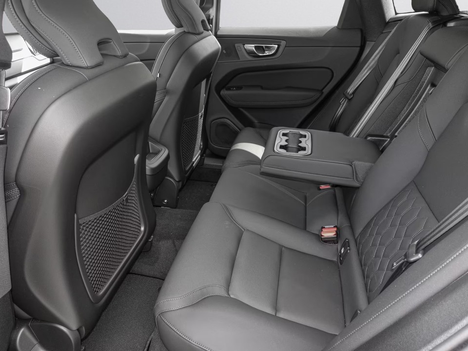 Volvo XC 60 Plus Dark AWD B5 - foto 7