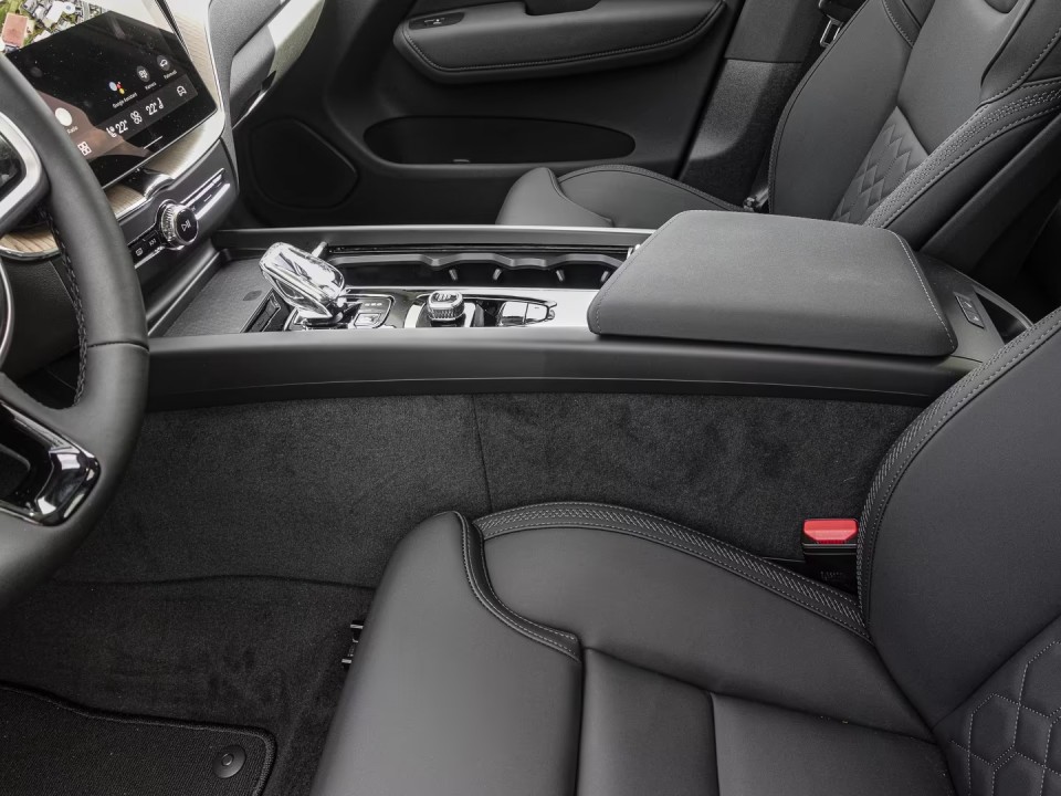 Volvo XC 60 Plus Dark AWD B5 - foto 6