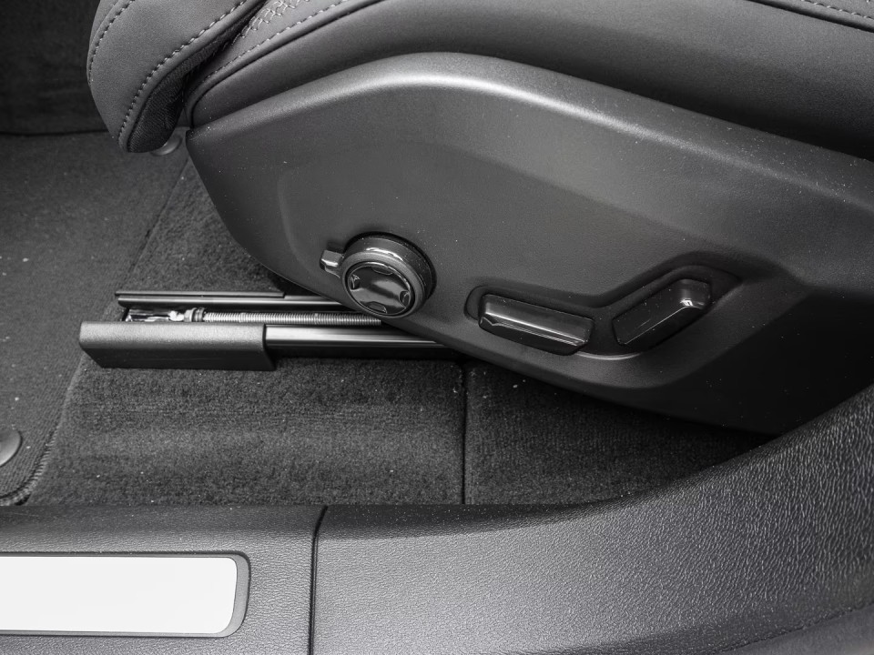 Volvo XC 60 Plus Dark AWD B5 - foto 14