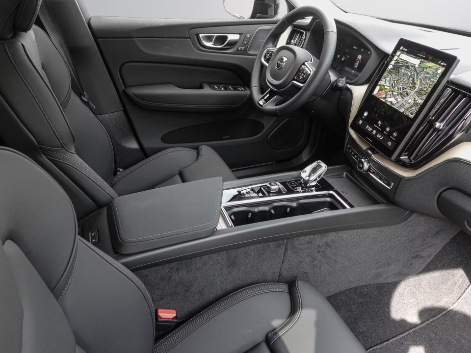Volvo XC 60 Plus Dark AWD B5 - foto 8