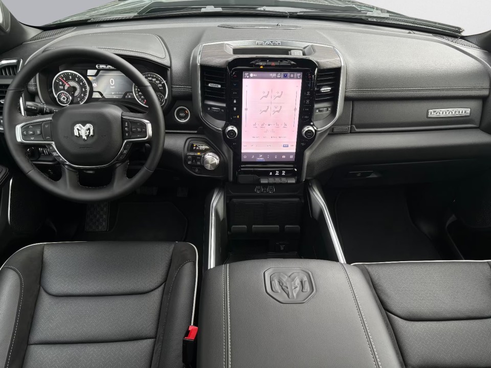 Dodge RAM 1500 Laramie Sport - foto 12