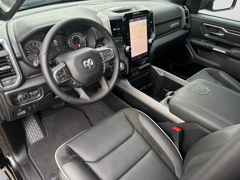 Dodge RAM 1500 Laramie Sport - foto 9
