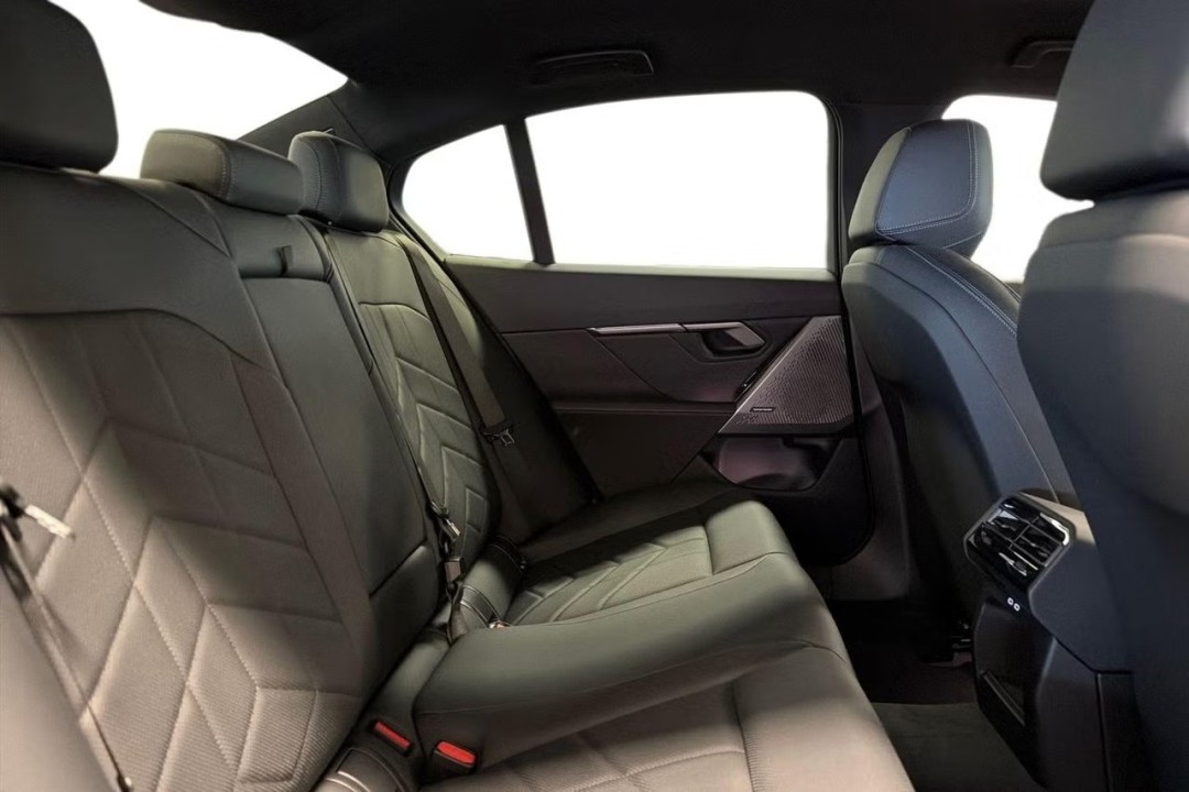 BMW Seria 5 xDrive530e M-Sport - foto 14