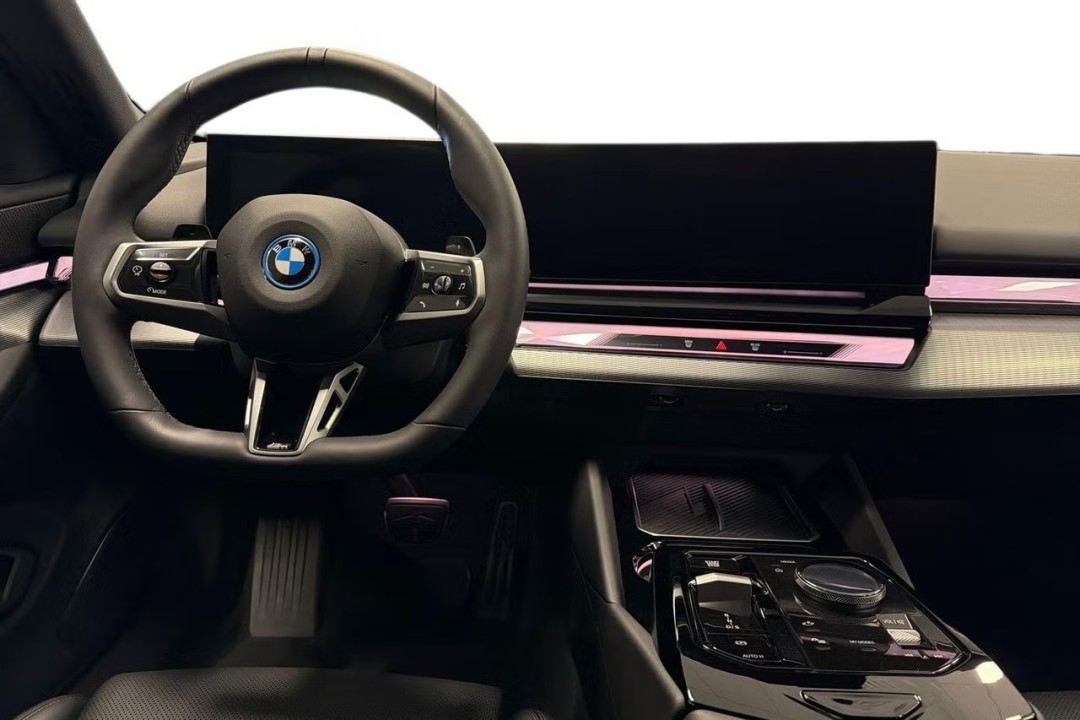 BMW Seria 5 xDrive530e M-Sport - foto 10