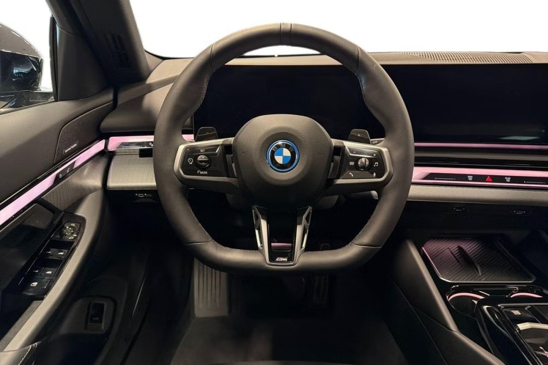 BMW Seria 5 xDrive530e M-Sport - foto 9