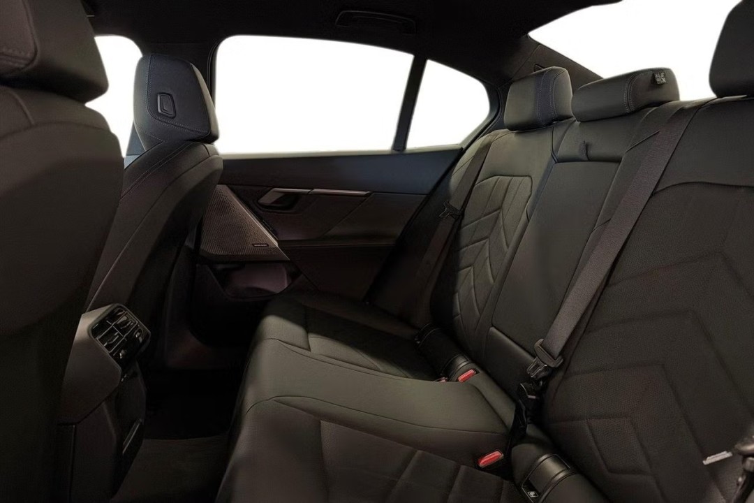 BMW Seria 5 xDrive530e M-Sport - foto 15