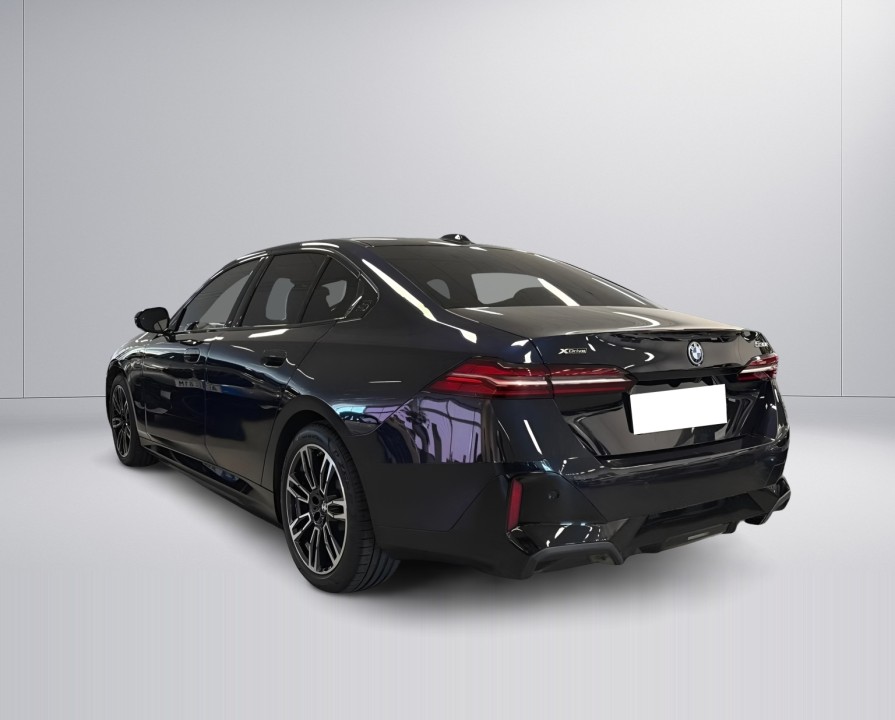BMW Seria 5 xDrive530e M-Sport (5)